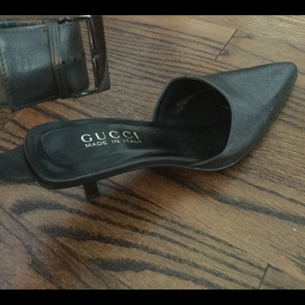 Gucci grey leather kitten heels